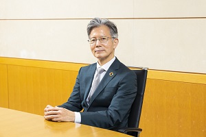 住宅金融支援機構理事長　毛利　信二